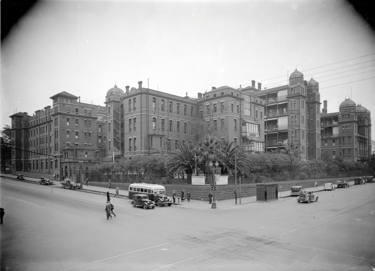 The Queen Victoria Hospital, Melbourne, 1945.